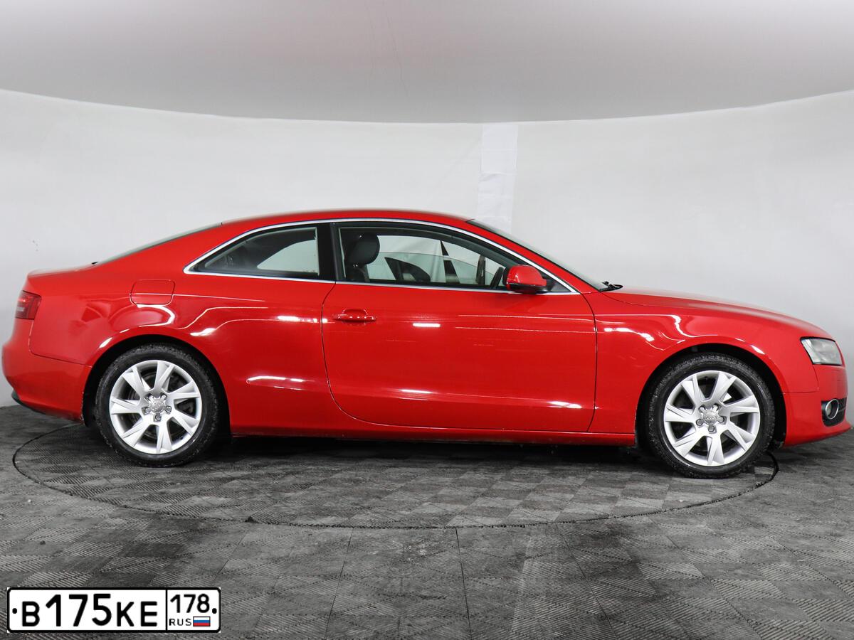 Фото автомобиля AUDI A5, 2011 — госномер Т042ЕТ790. Цвет: Красный