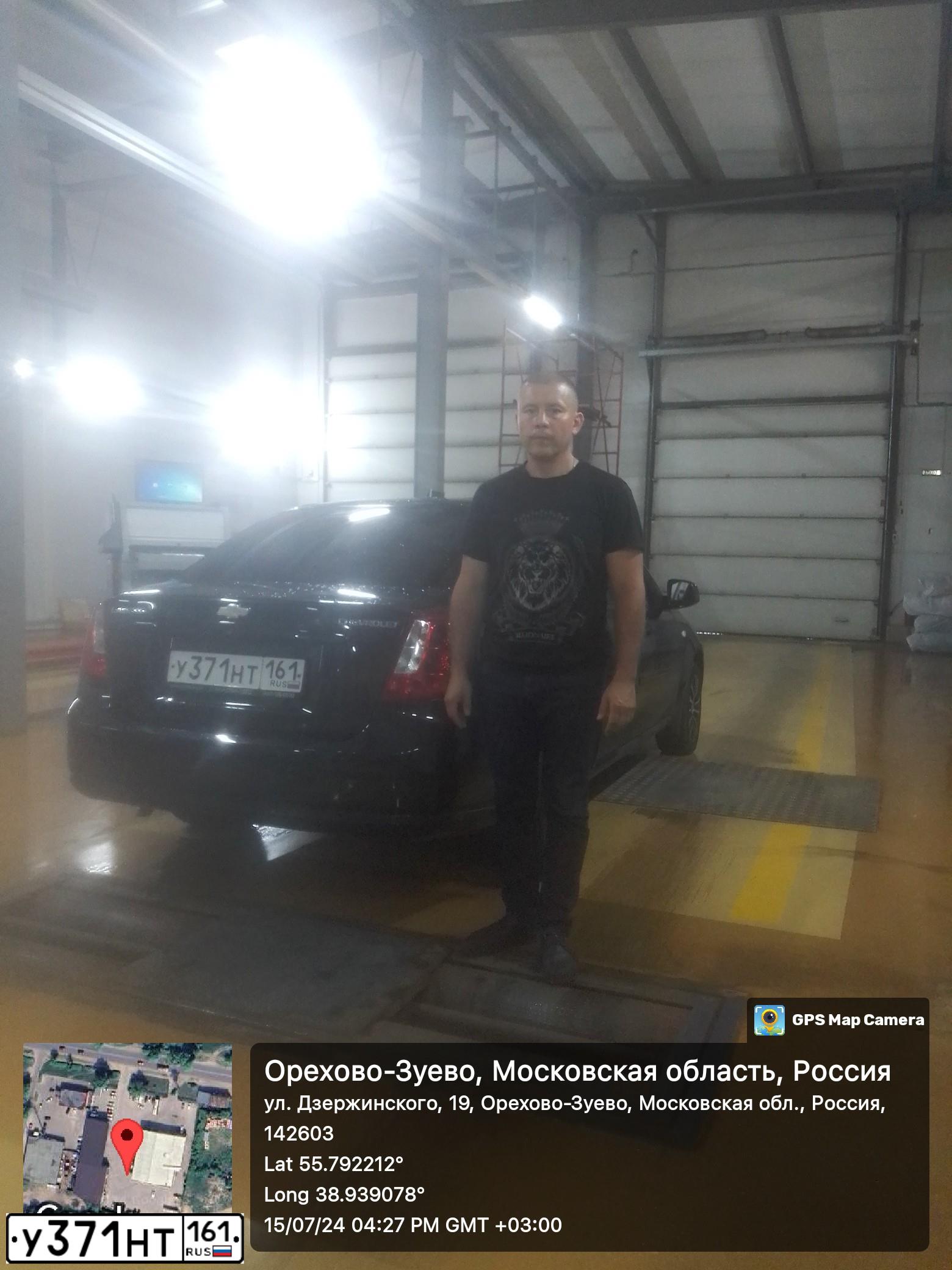 Фото автомобиля CHEVROLET LACETTI, 2011 — госномер У371НТ161. Цвет: ЧЕРНЫЙ