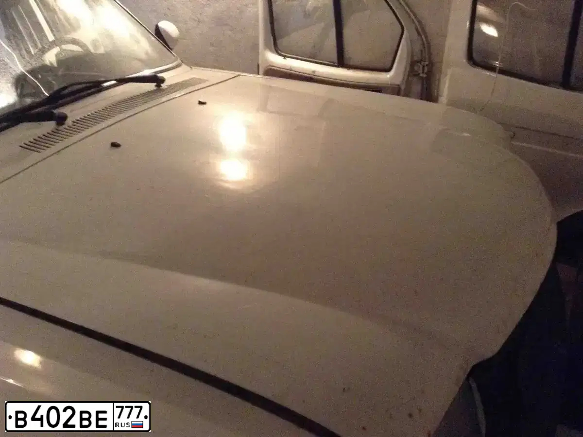 Фото автомобиля GAZ 3110 WOLGA, 1998 — госномер В402ВЕ777. Цвет: БЕЛЫЙ