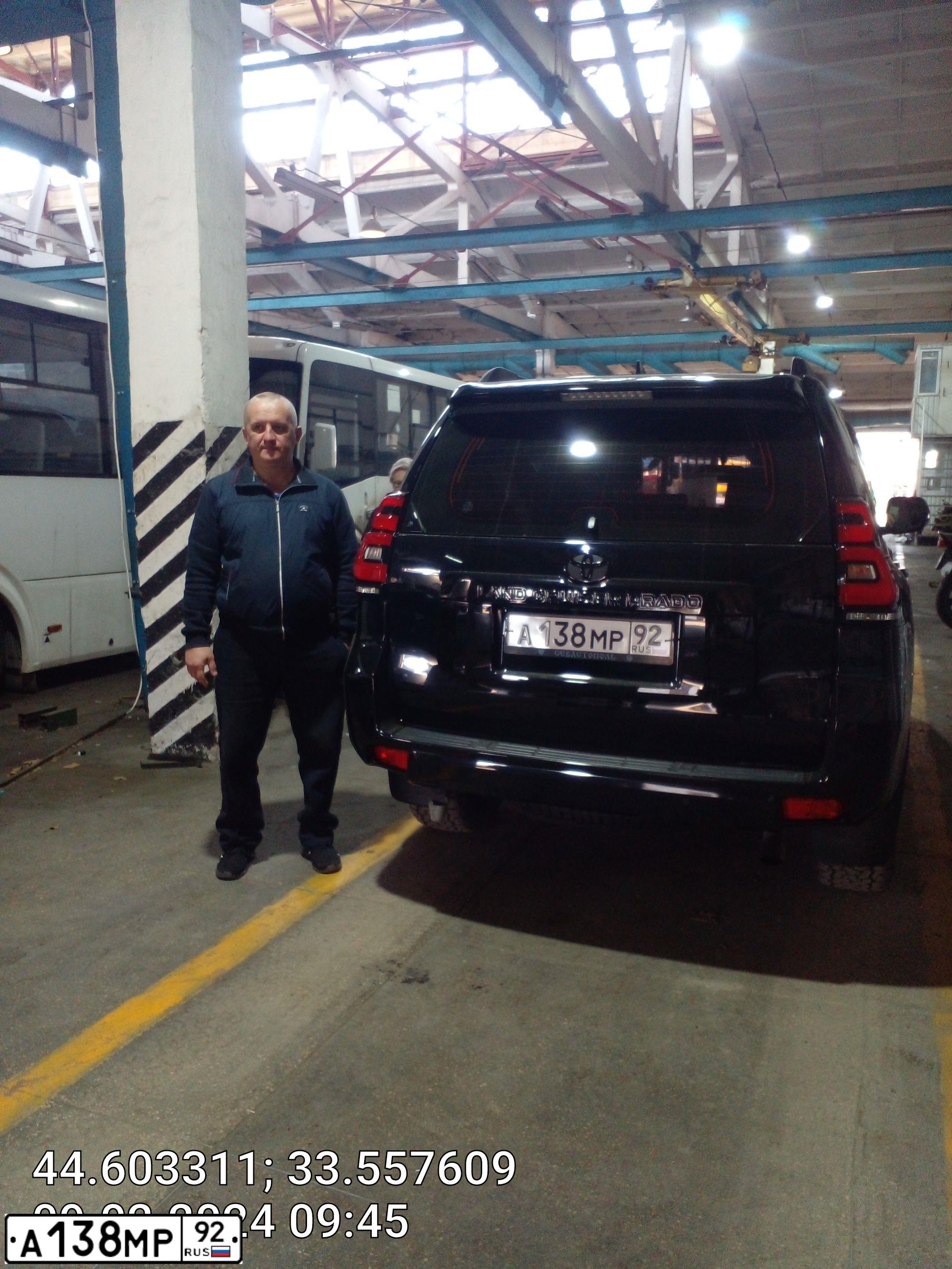 Фото автомобиля TOYOTA LAND CRUISER 150, 2018 — госномер В664ЕУ92