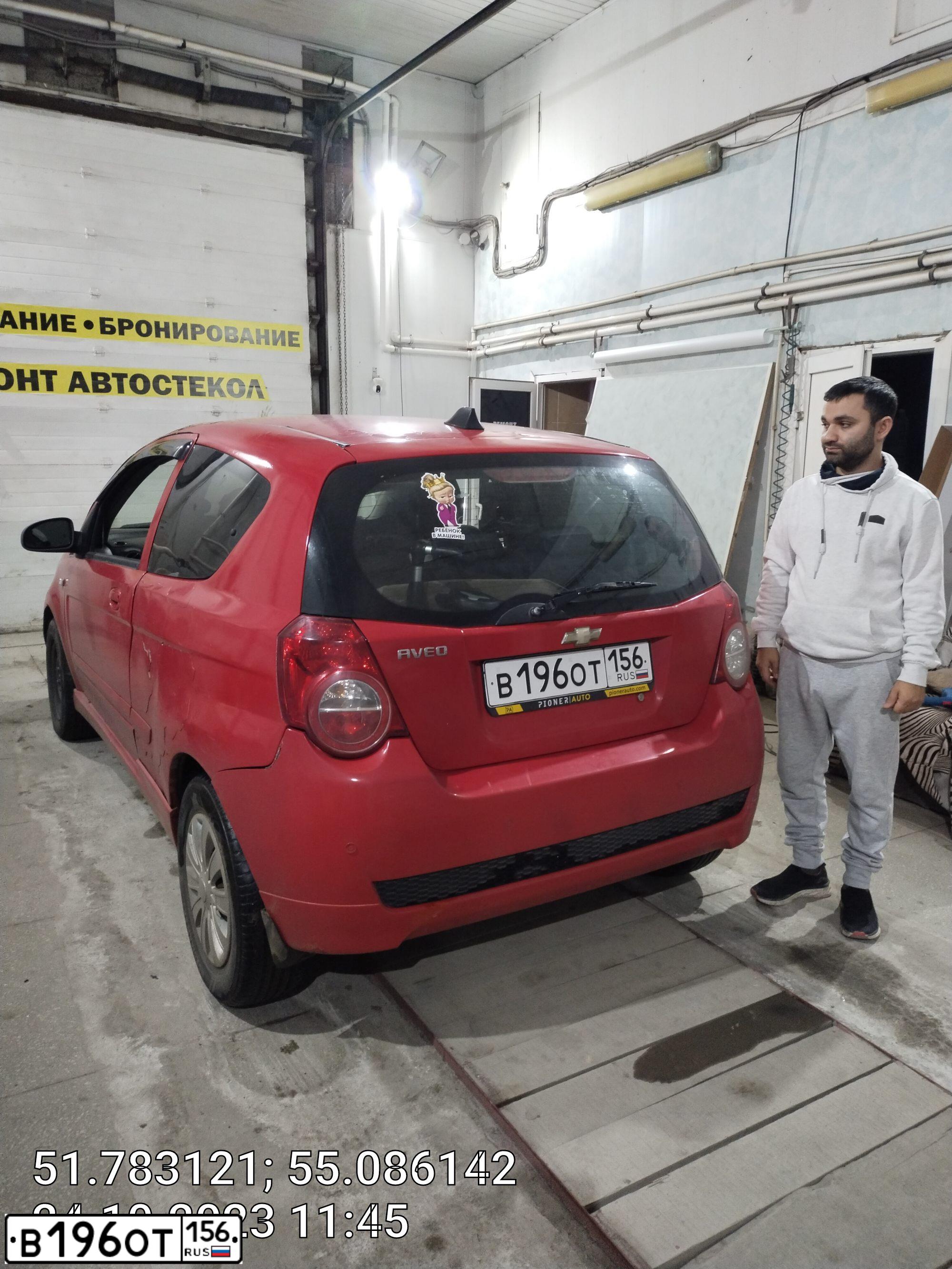 Фото автомобиля CHEVROLET AVEO, 2009 — госномер Р303ММ96. Цвет: КРАСНЫЙ