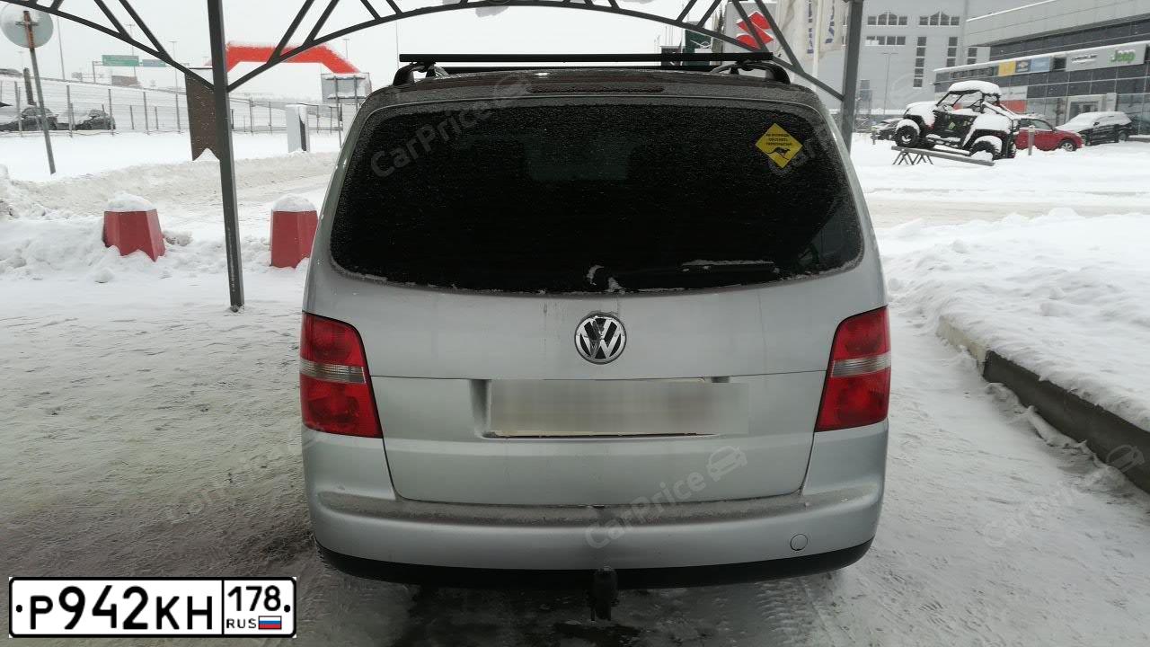 Фото автомобиля VOLKSWAGEN TOURAN, 2004 — госномер А455РТ147. Цвет: БЕЛЫЙ (СЕРЕБРИСТЫЙ)