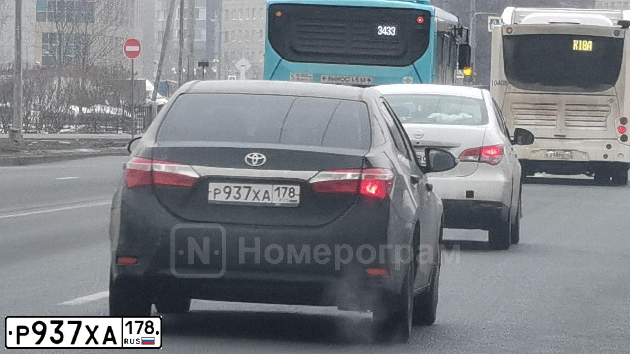 Фото автомобиля TOYOTA COROLLA, 2014 — госномер Р937ХА178. Цвет: ЧЕРНЫЙ