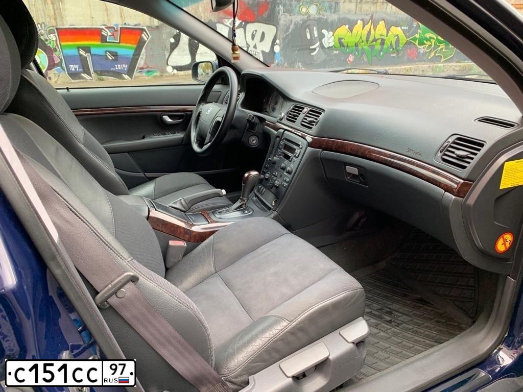Фото автомобиля VOLVO S80, 2003 — госномер С151СС97. Цвет: ТЕМНО-СИНИЙ