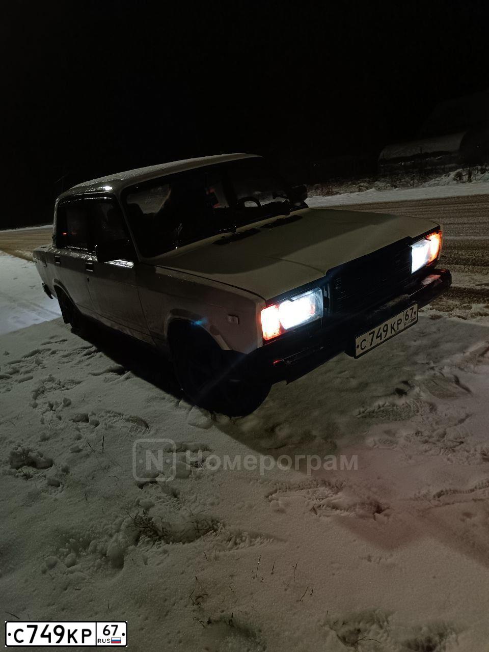 Фото автомобиля LADA 2107 LADA, 1999 — госномер С749КР67. Цвет: ЯРКО-БЕЛЫЙ