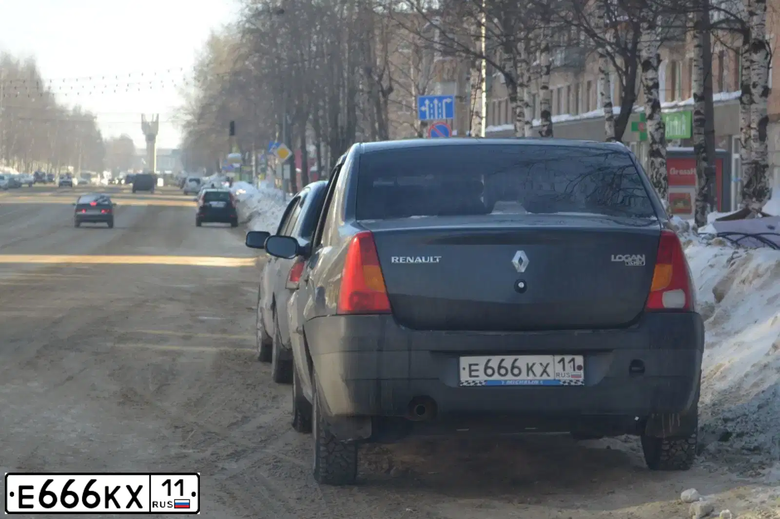 Фото автомобиля LADA 2114 SAMARA, 2006 — госномер Е666КХ11. Цвет: СРЕДНИЙ СЕРО-ЗЕЛЕНЫЙ МЕТ.