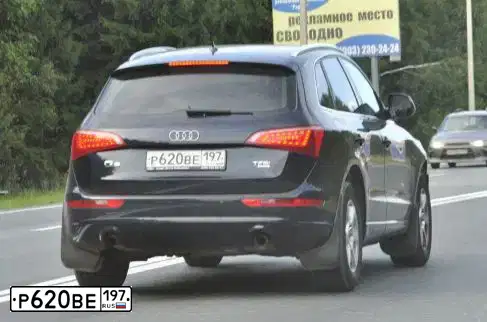 Фото автомобиля AUDI Q5, 2010 — госномер Р347ТО40. Цвет: синий