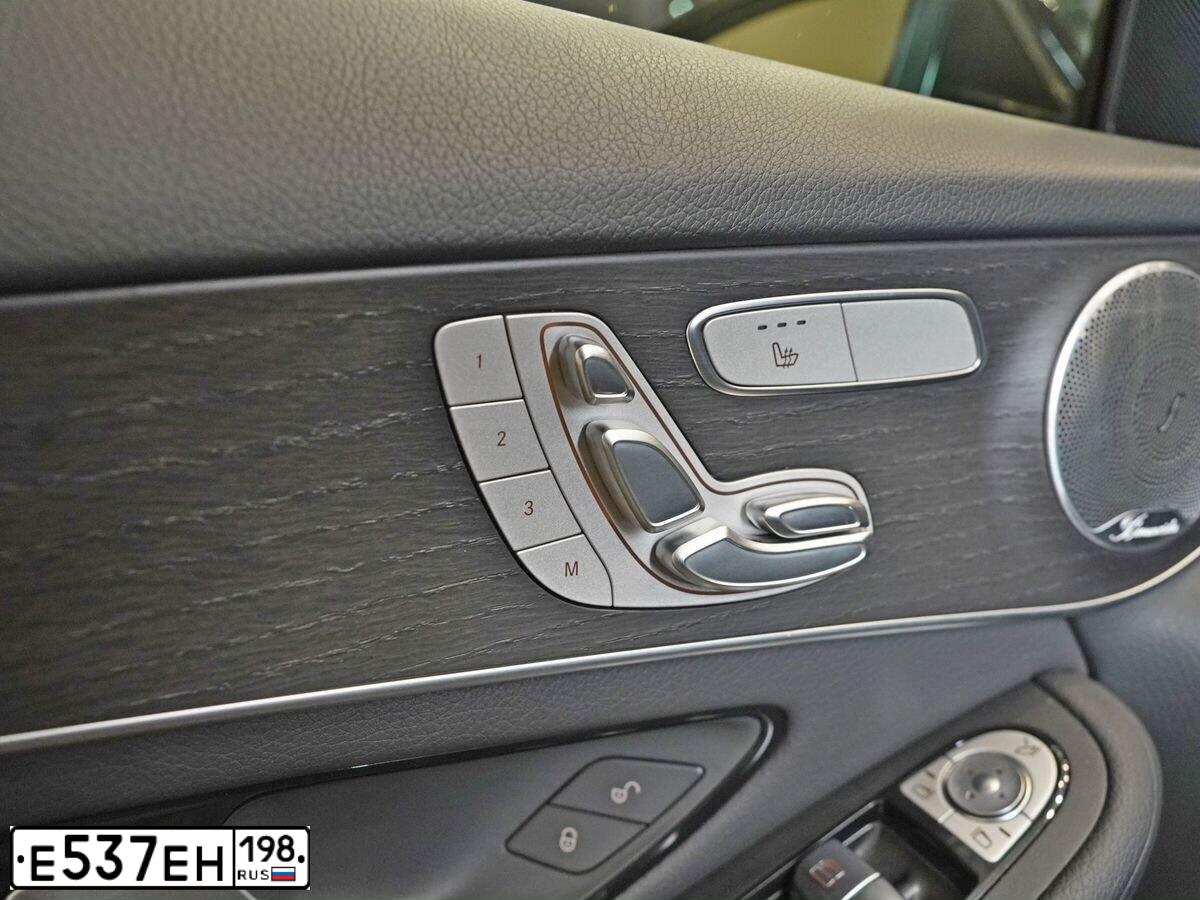 Фото автомобиля MERCEDES-BENZ GLC300, 2019 — госномер Т810ТМ198
