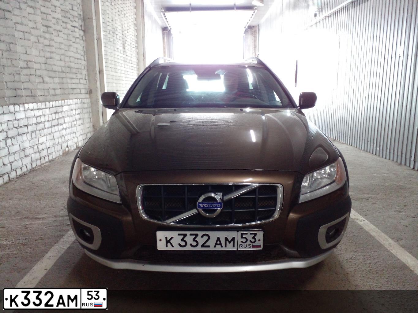 Фото автомобиля VOLVO XC70, 2012 — госномер К332АМ53. Цвет: Коричневый