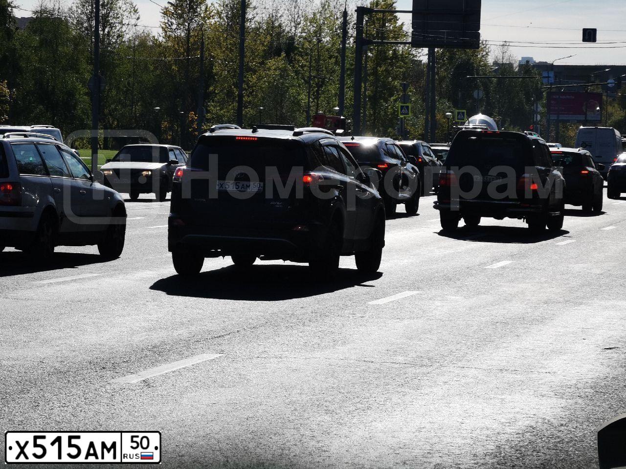 Фото автомобиля LANDROVER DISCOVERY, 2008 — госномер М515ХМ150. Цвет: СИНИЙ ТЕМНЫЙ