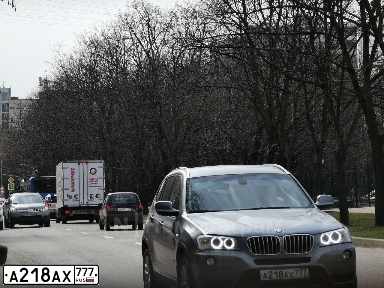 Фото автомобиля BMW X3, 2013 — госномер А218АХ777. Цвет: СЕРЫЙ