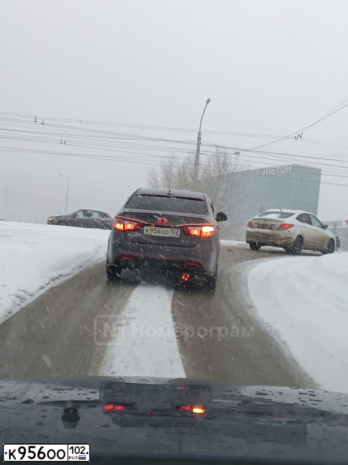 Фото автомобиля KIA RIO, 2012 — госномер К956ОО102. Цвет: СЕРЫЙ