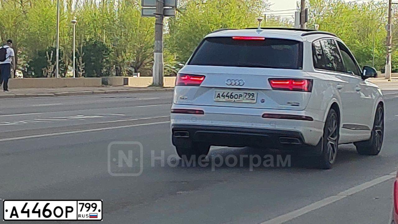 Фото автомобиля AUDI Q7, 2019 — госномер А446ОР799. Цвет: БЕЛЫЙ