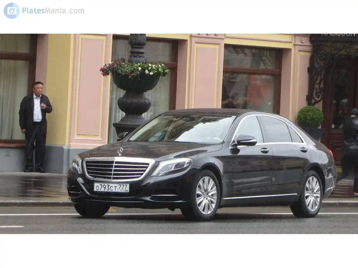 Фото автомобиля MERCEDES-BENZ S350D, 2016 — госномер У579КС77. Цвет: ЧЕРНЫЙ