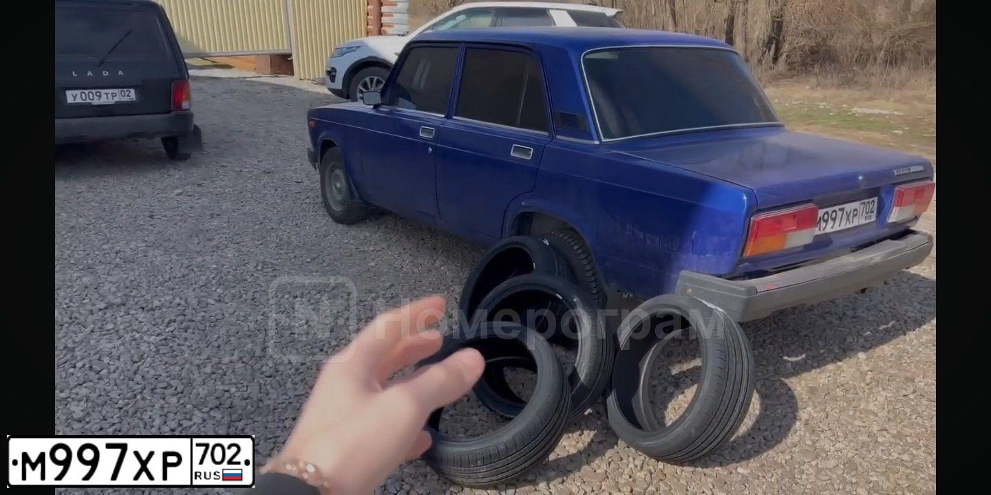 Фото автомобиля LADA 2107, 2006 — госномер М997ХР702. Цвет: СИНИЙ