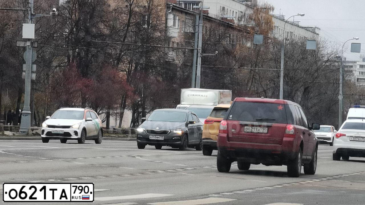 Фото автомобиля LANDROVER FREELANDER, 2007 — госномер К116ТА177. Цвет: ТЕМНО-КРАСНЫЙ