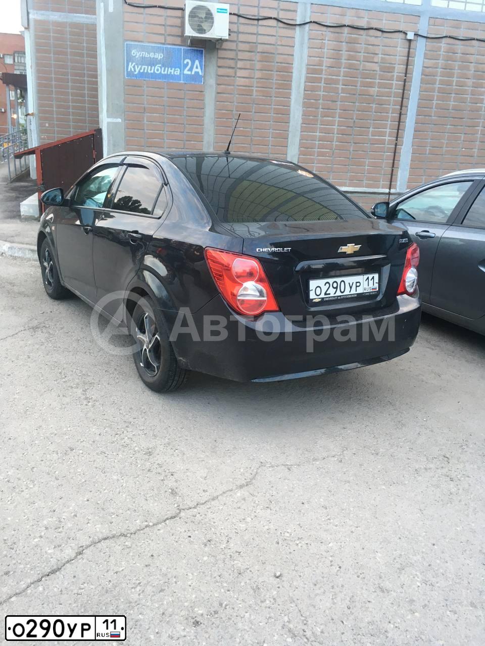 Фото автомобиля CHEVROLET AVEO, 2014 — госномер О290УР11. Цвет: ЧЕРНЫЙ МЕТАЛЛИК