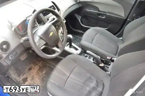 Фото автомобиля CHEVROLET AVEO, 2012 — госномер Т693УЕ197. Цвет: СИНИЙ
