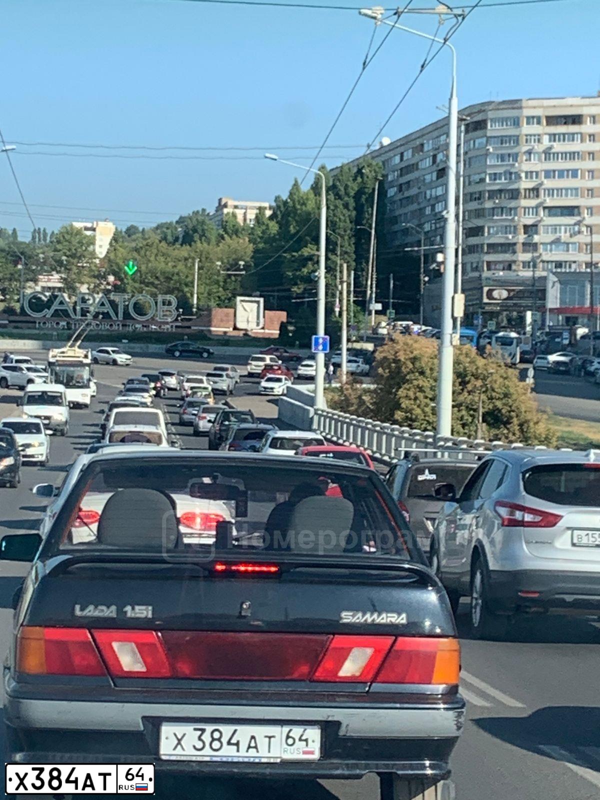 Фото автомобиля LADA 2109 SAMARA, 2002 — госномер М639СС64. Цвет: Темно-зеленый