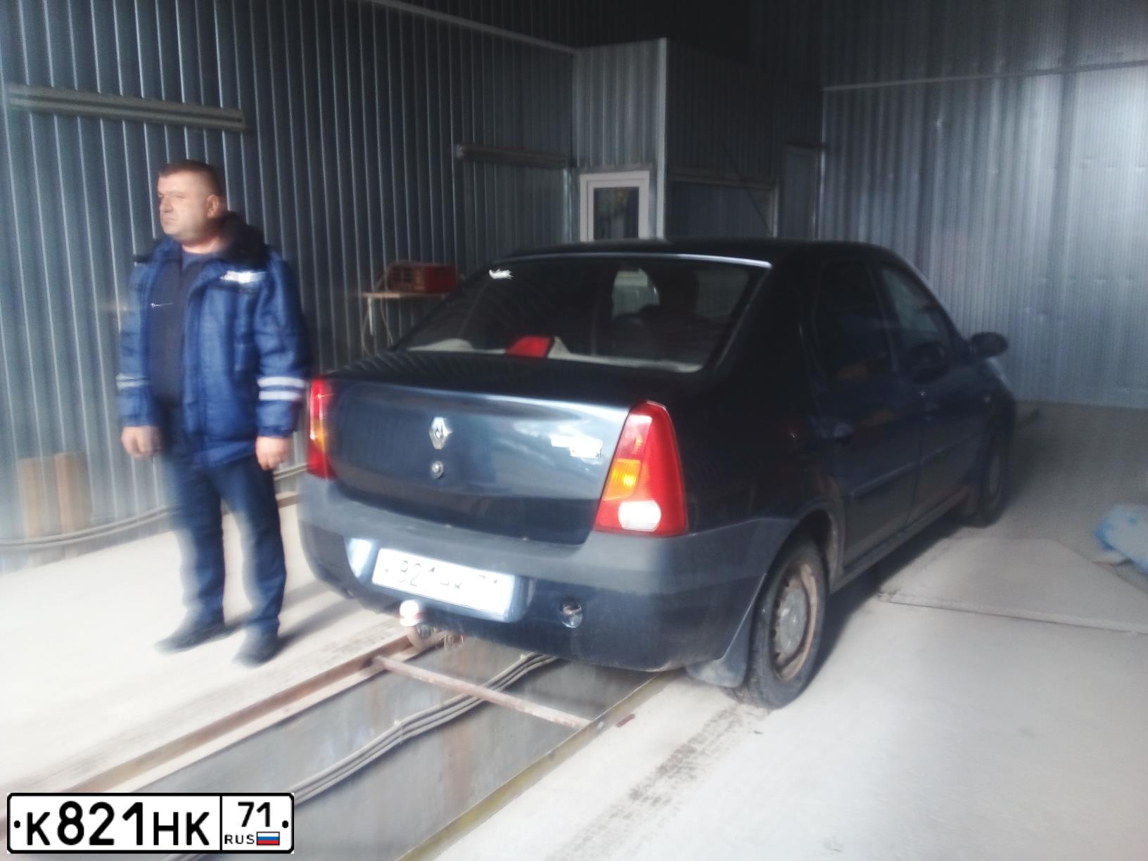 Фото автомобиля RENAULT LOGAN, 2008 — госномер Х541ЕХ76. Цвет: темно-серый