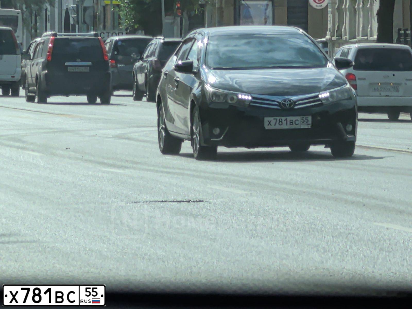 Фото автомобиля TOYOTA COROLLA, 2014 — госномер Х781ВС55. Цвет: ЧЕРНЫЙ
