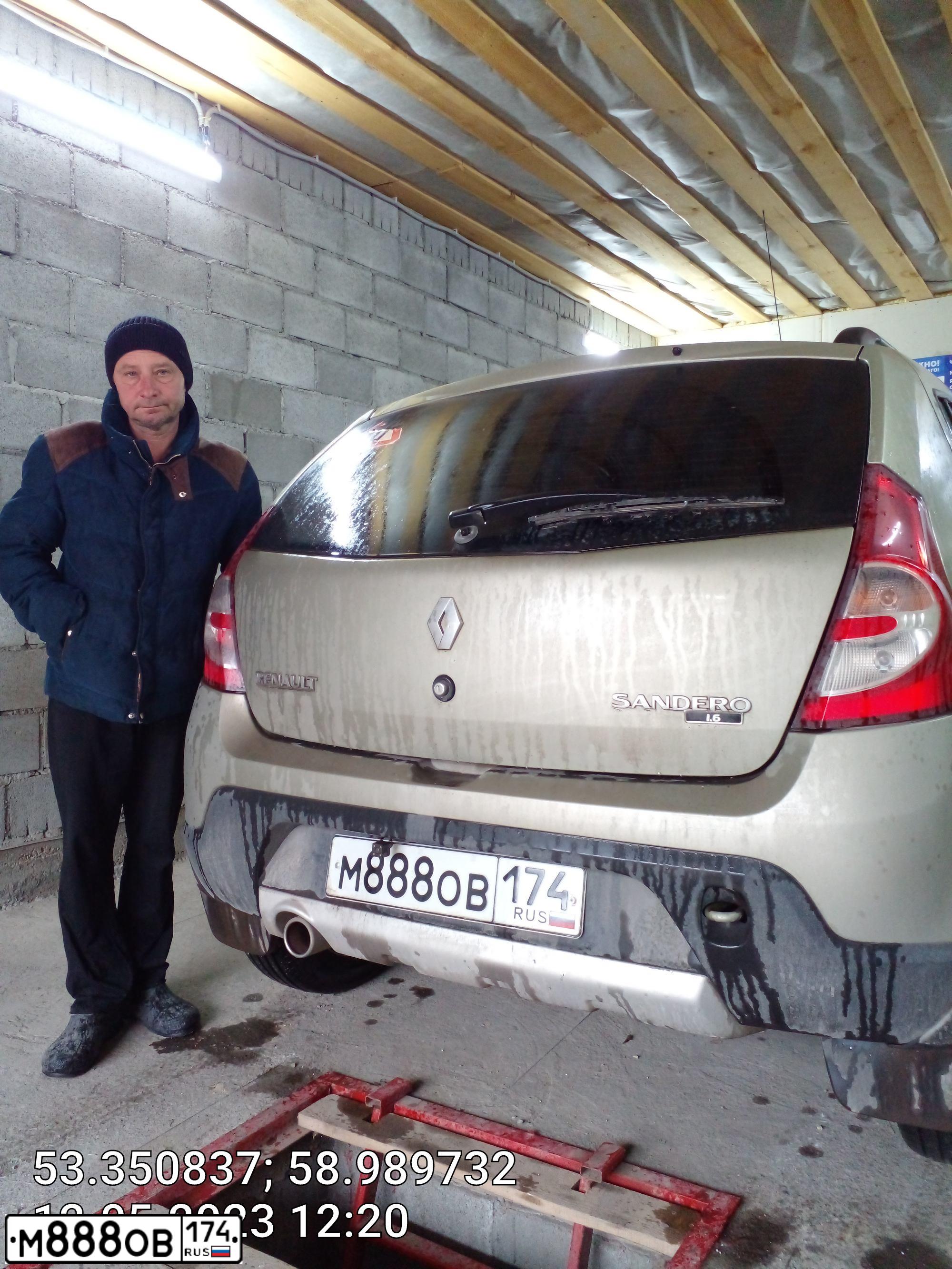 Фото автомобиля RENAULT SANDERO, 2012 — госномер М888ОВ174. Цвет: БЕЖЕВЫЙ
