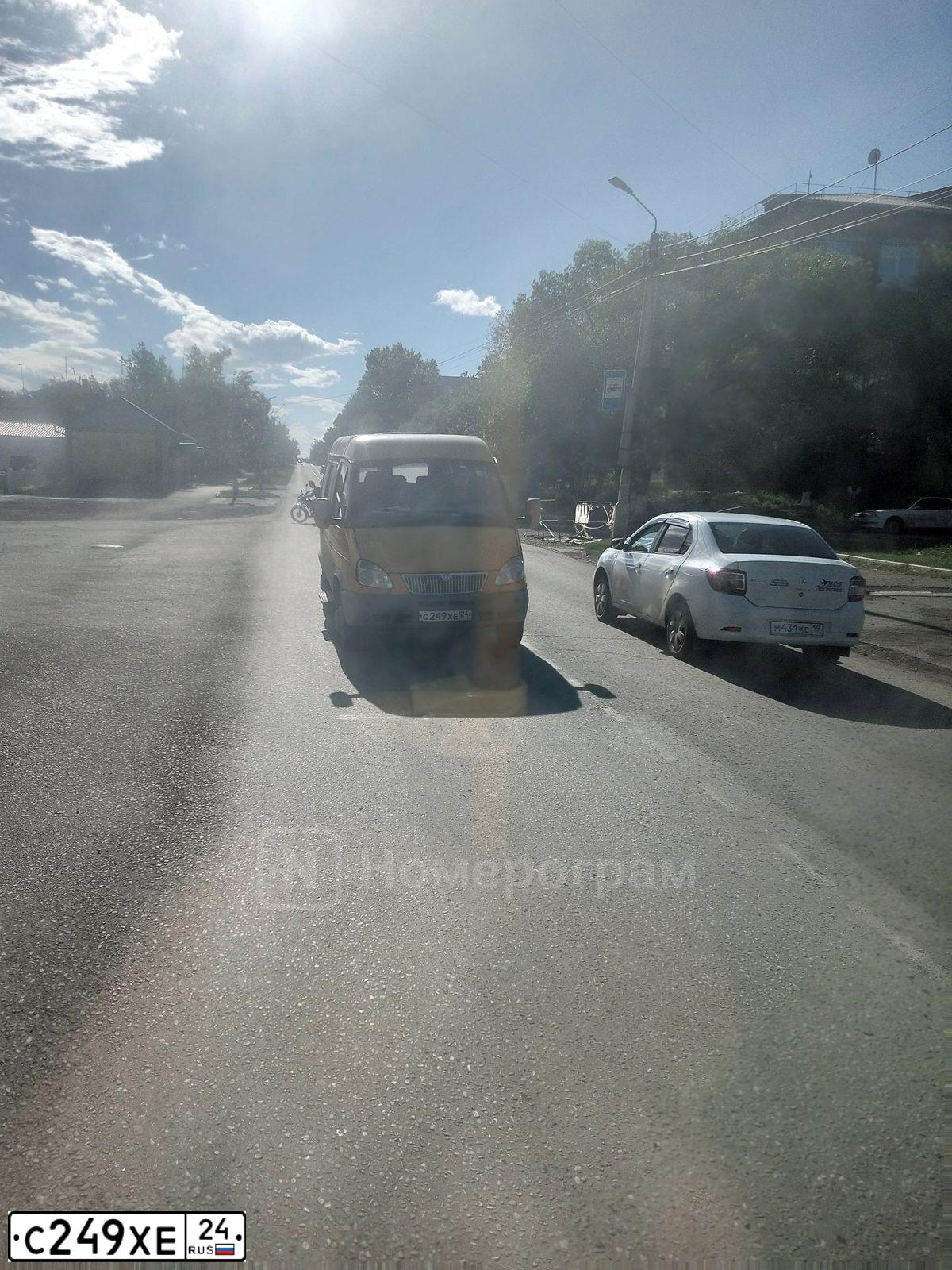 Фото автомобиля GAZ Z 3221 GAZEL, 2007 — госномер С249ХЕ24. Цвет: ЖЕЛТЫЙ