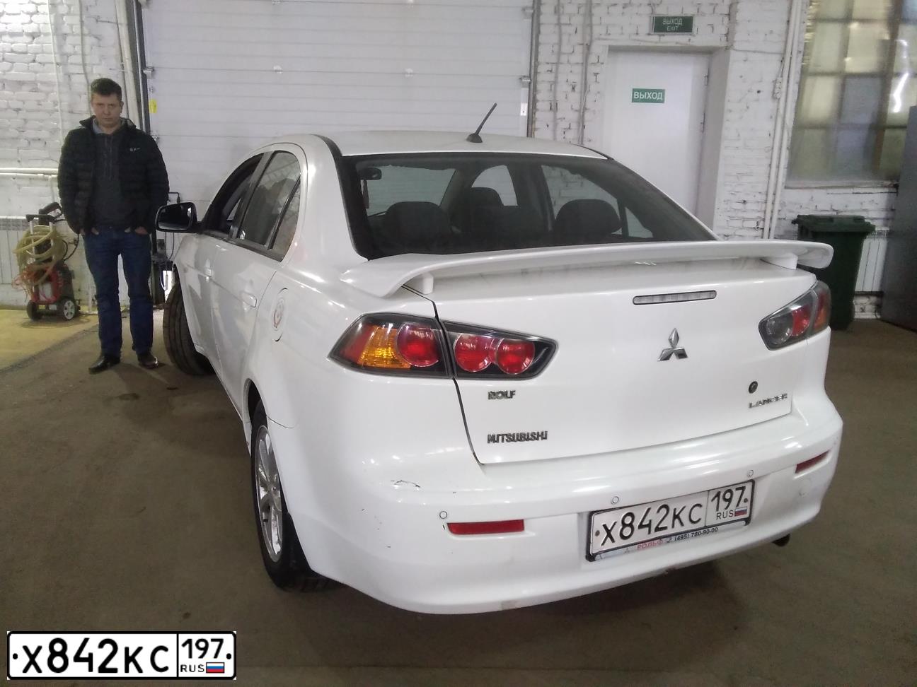 Фото автомобиля MITSUBISHI LANCER, 2011 — госномер М748ОО797. Цвет: Белый