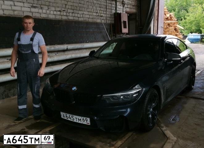 Фото автомобиля BMW 430I XDRIVE, 2018 — госномер Р492СО29. Цвет: ЧЕРНЫЙ