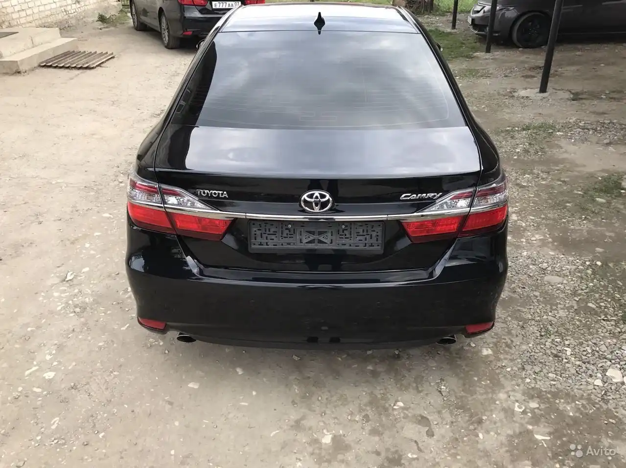 Фото автомобиля TOYOTA CAMRY, 2018 — госномер Р321МУ07. Цвет: БЕЛЫЙ