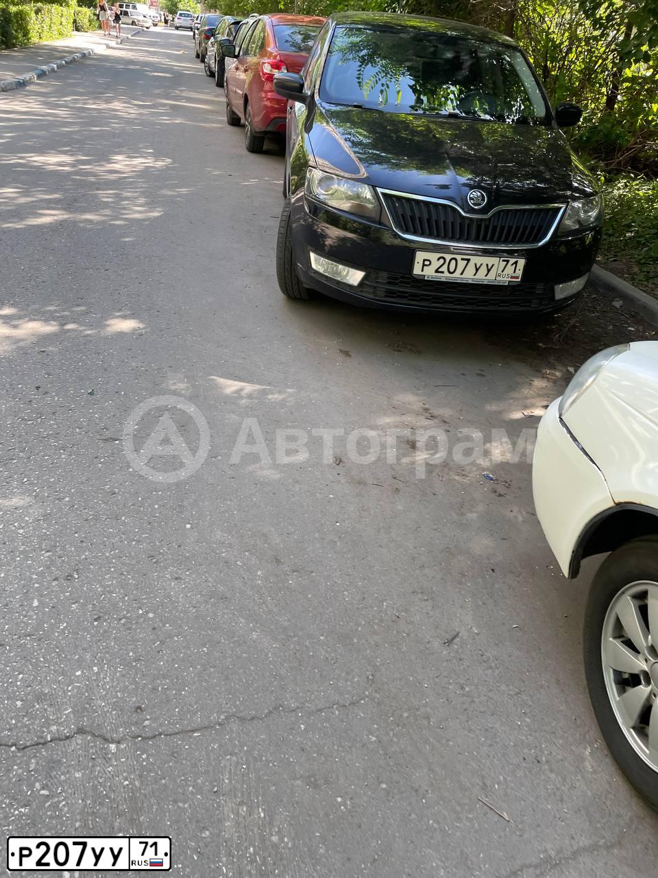 Фото автомобиля SKODA RAPID, 2014 — госномер Р207УУ71. Цвет: ЧЕРНЫЙ