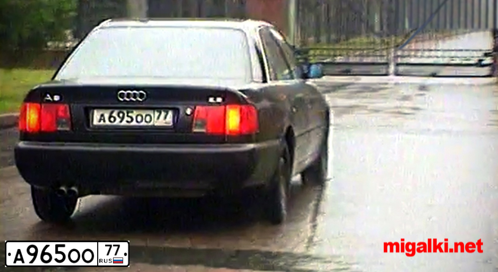 Фото автомобиля GAZ 3110 WOLGA, 2002 — госномер А066ОО77. Цвет: ЧЕРНЫЙ