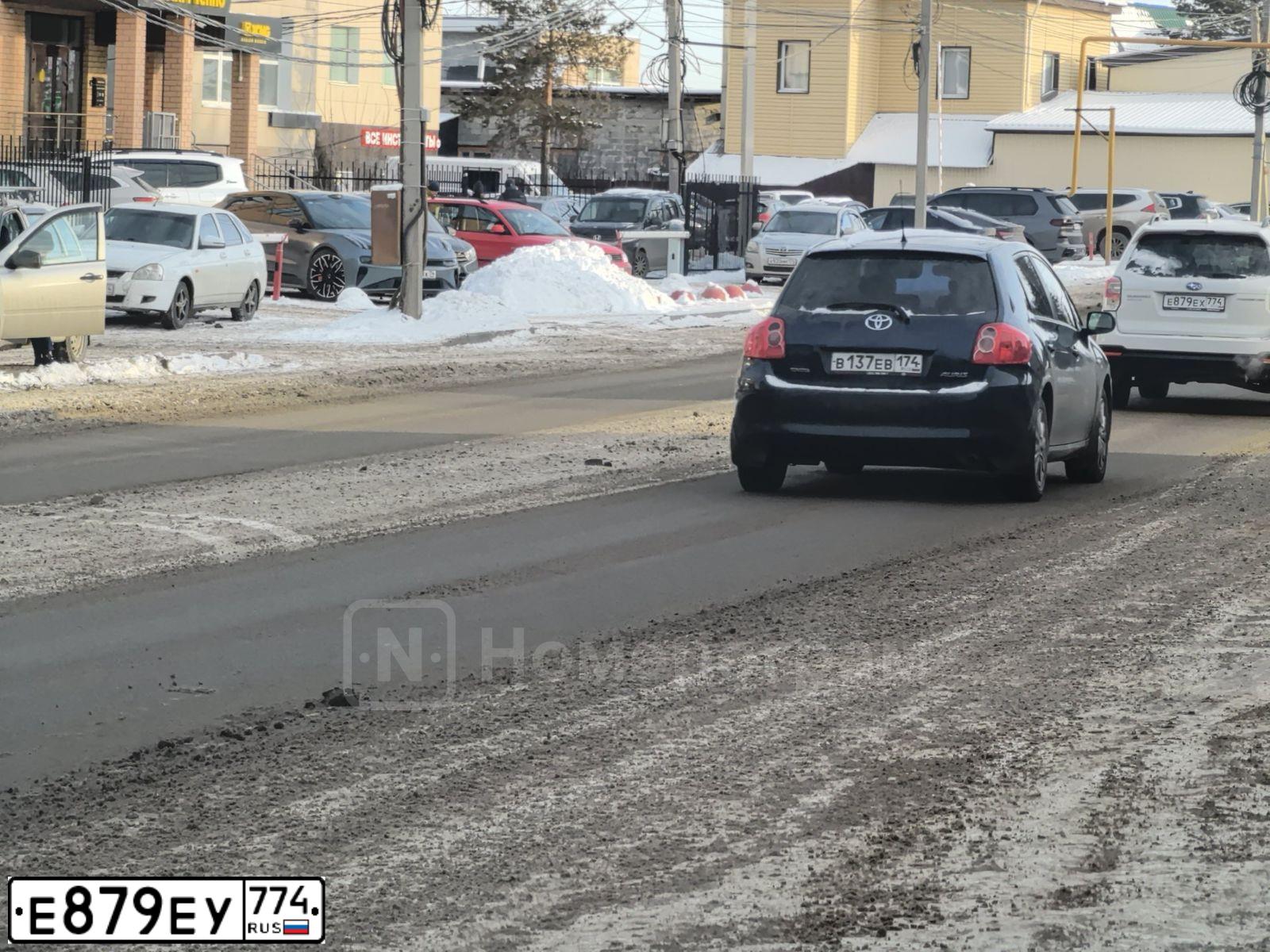 Фото автомобиля SKODA RAPID, 2015 — госномер Е879ЕУ774. Цвет: СЕРЕБРИСТО-ЖЕЛТЫЙ