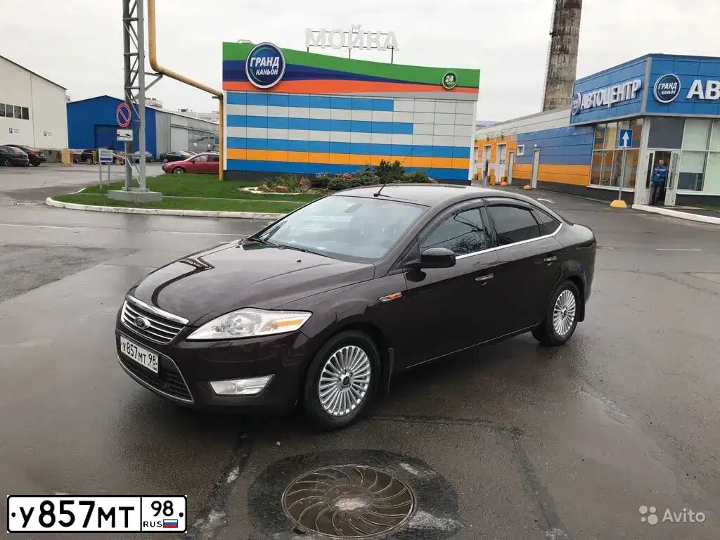 Фото автомобиля FORD MONDEO, 2010 — госномер У857МТ98. Цвет: ФИОЛЕТОВЫЙ