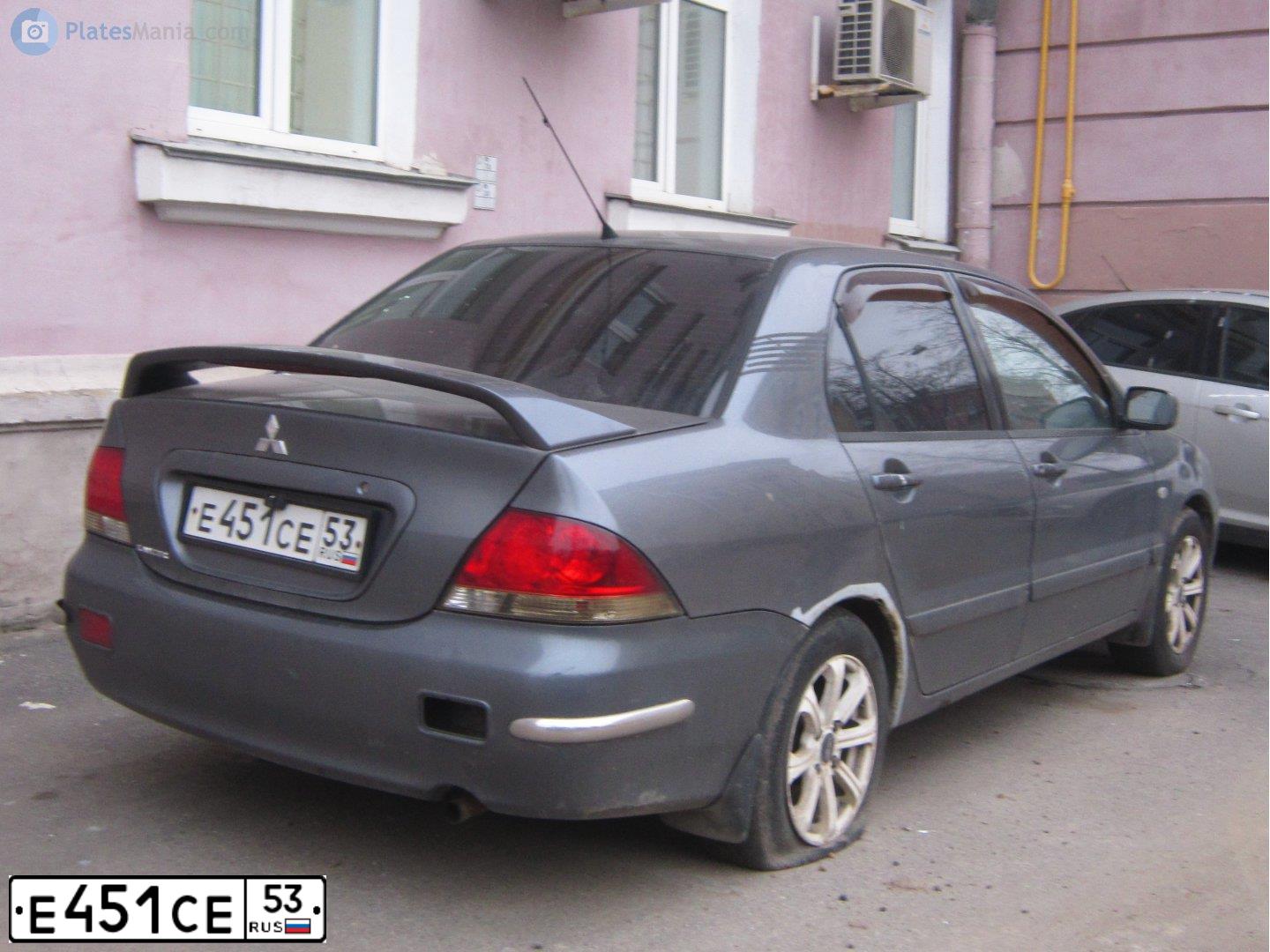 Фото автомобиля MITSUBISHI LANCER, 2005 — госномер А624СК147. Цвет: СЕРЫЙ