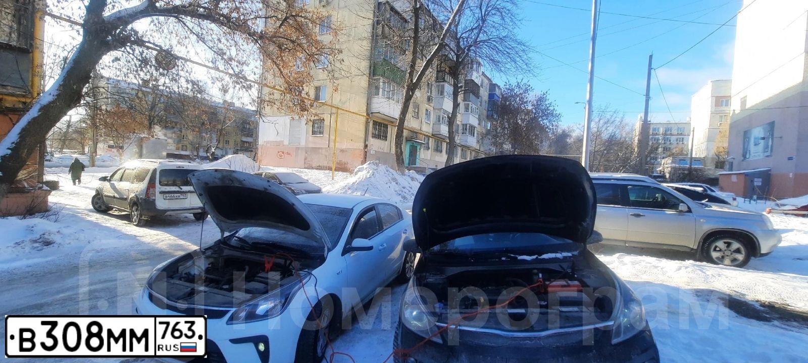 Фото автомобиля KIA RIO, 2019 — госномер В308ММ763. Цвет: Белый