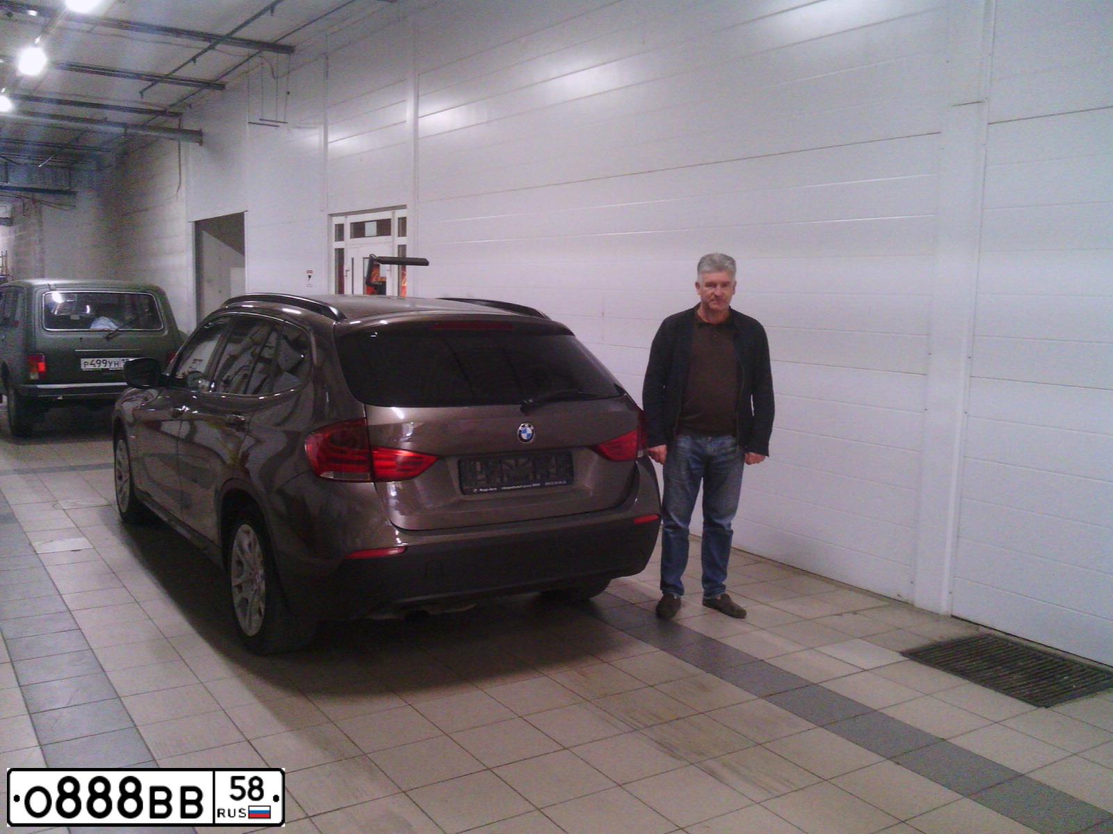 Фото автомобиля LADA 2170 PRIORA, 2012 — госномер Е067РВ126. Цвет: Сине-Черный