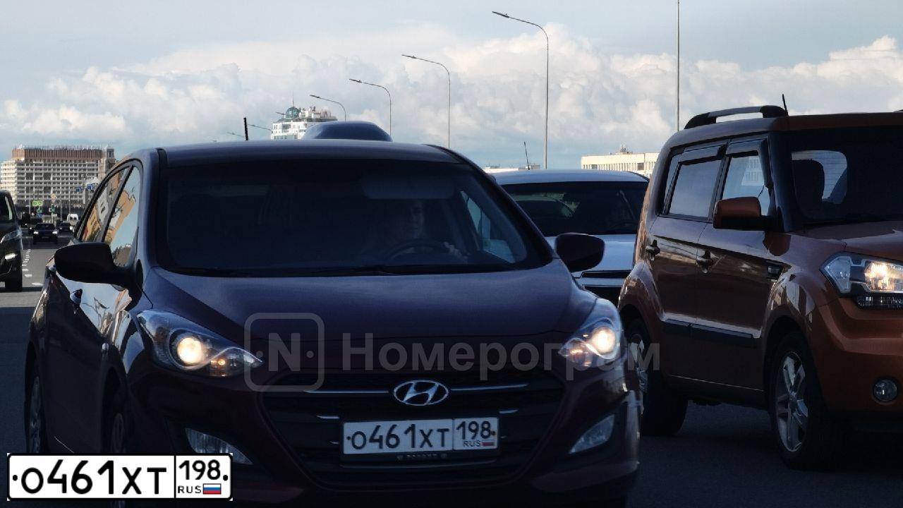 Фото автомобиля HYUNDAI I30, 2016 — госномер Р577ТК777. Цвет: ТЕМНО-КРАСНЫЙ