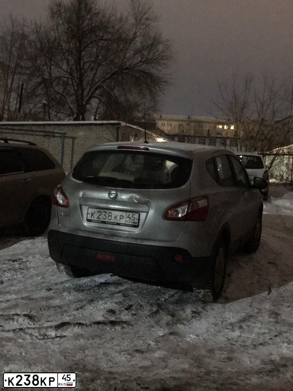 Фото автомобиля NISSAN QASHQAI, 2012 — госномер К238КР45. Цвет: Серый