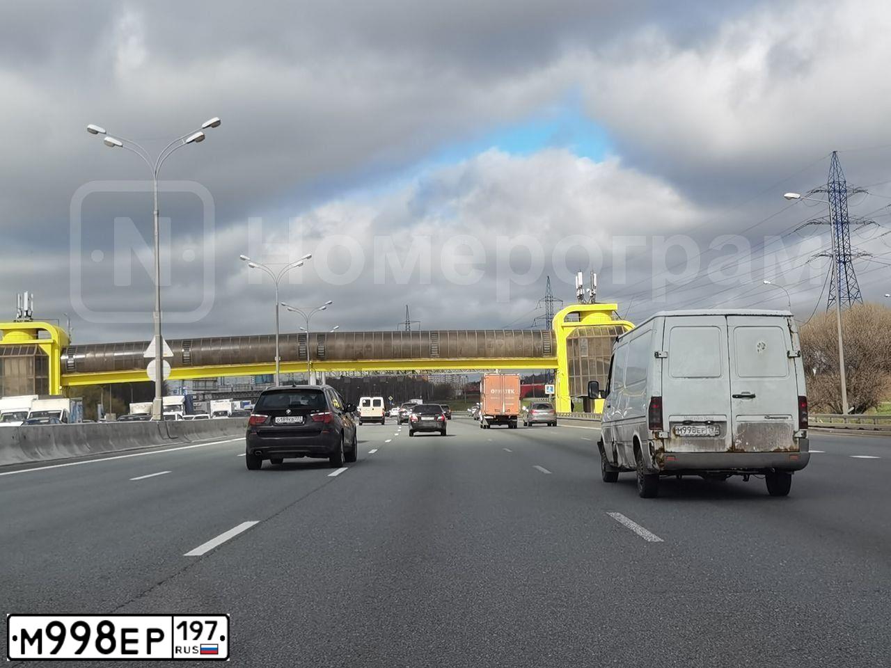 Фото автомобиля MERCEDES SPRINTER, 2000 — госномер М998ЕР197. Цвет: БЕЛЫЙ