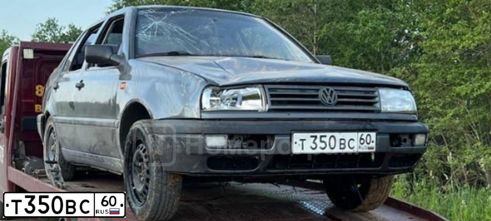 Фото автомобиля VOLKSWAGEN VENTO, 1992 — госномер Т350ВС60. Цвет: ТЕМНО-СЕРЫЙ