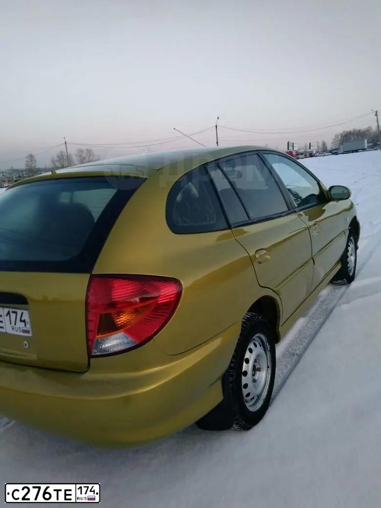 Фото автомобиля KIA RIO, 2002 — госномер Р722ОУ102. Цвет: ЖЁЛТЫЙ