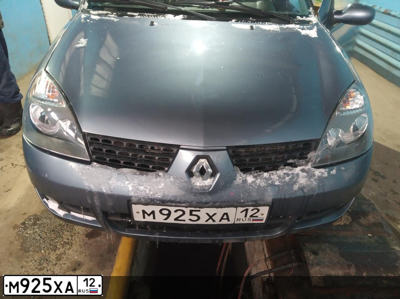 Фото автомобиля RENAULT SYMBOL, 2008 — госномер М925ХА12. Цвет: СЕРО-ГОЛУБОЙ