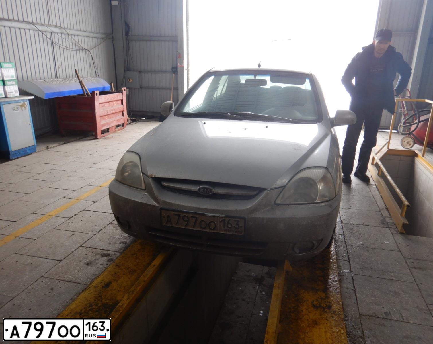 Фото автомобиля KIA RIO, 2005 — госномер У403ЕН136. Цвет: Серебристый