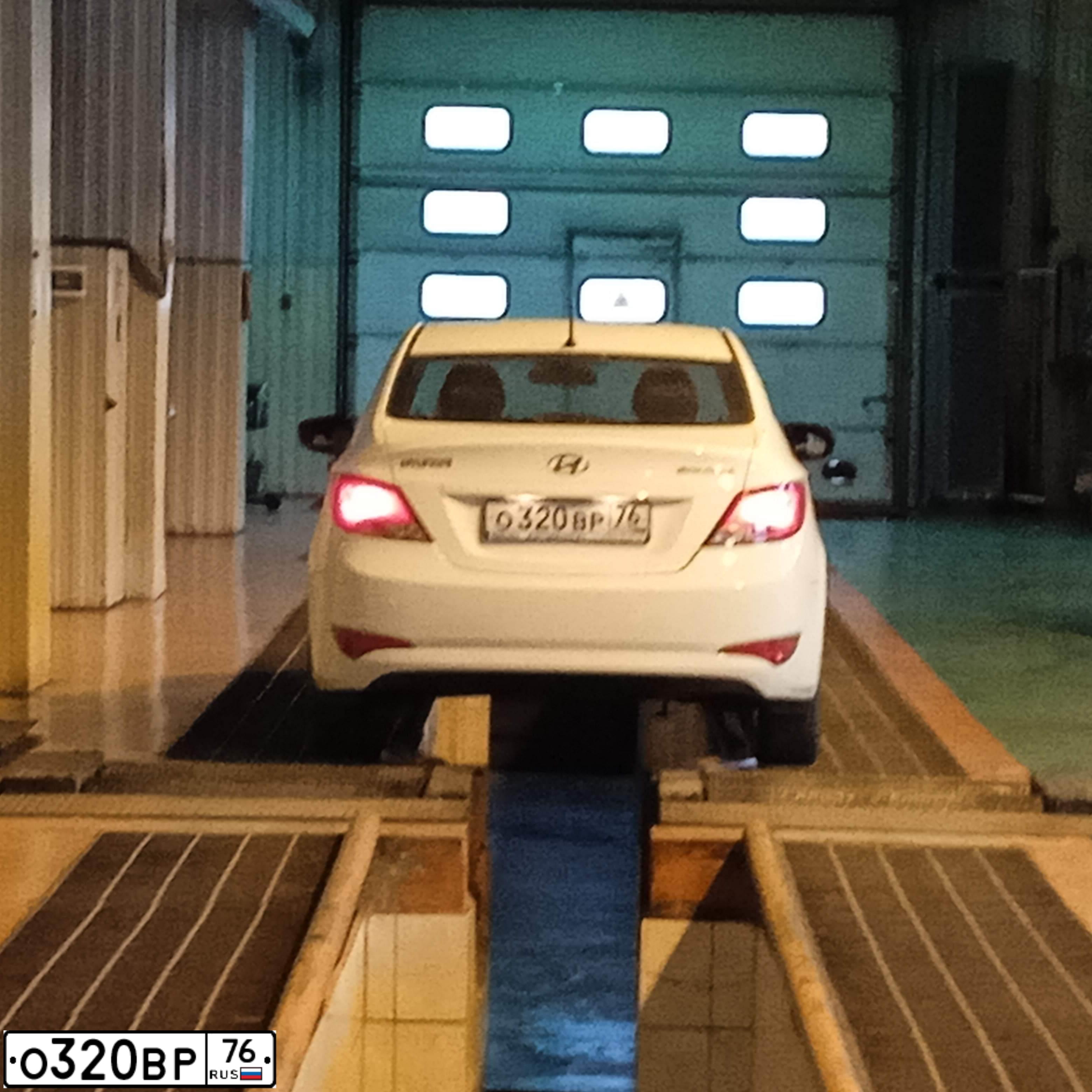 Фото автомобиля HYUNDAI SOLARIS, 2015 — госномер В087МО37. Цвет: Белый