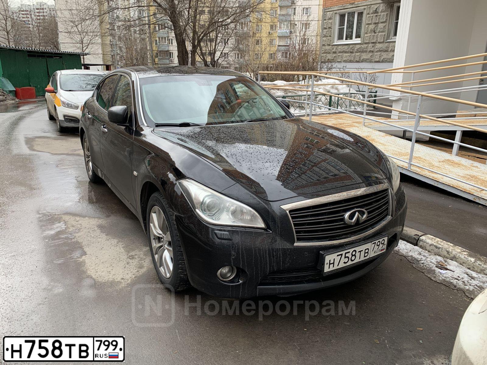Фото автомобиля INFINITI M, 2011 — госномер К371МК53. Цвет: ЧЕРНЫЙ