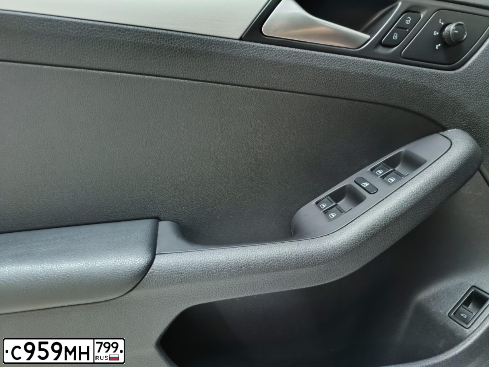 Фото автомобиля VOLKSWAGEN JETTA, 2018 — госномер У923ХТ57. Цвет: Белый
