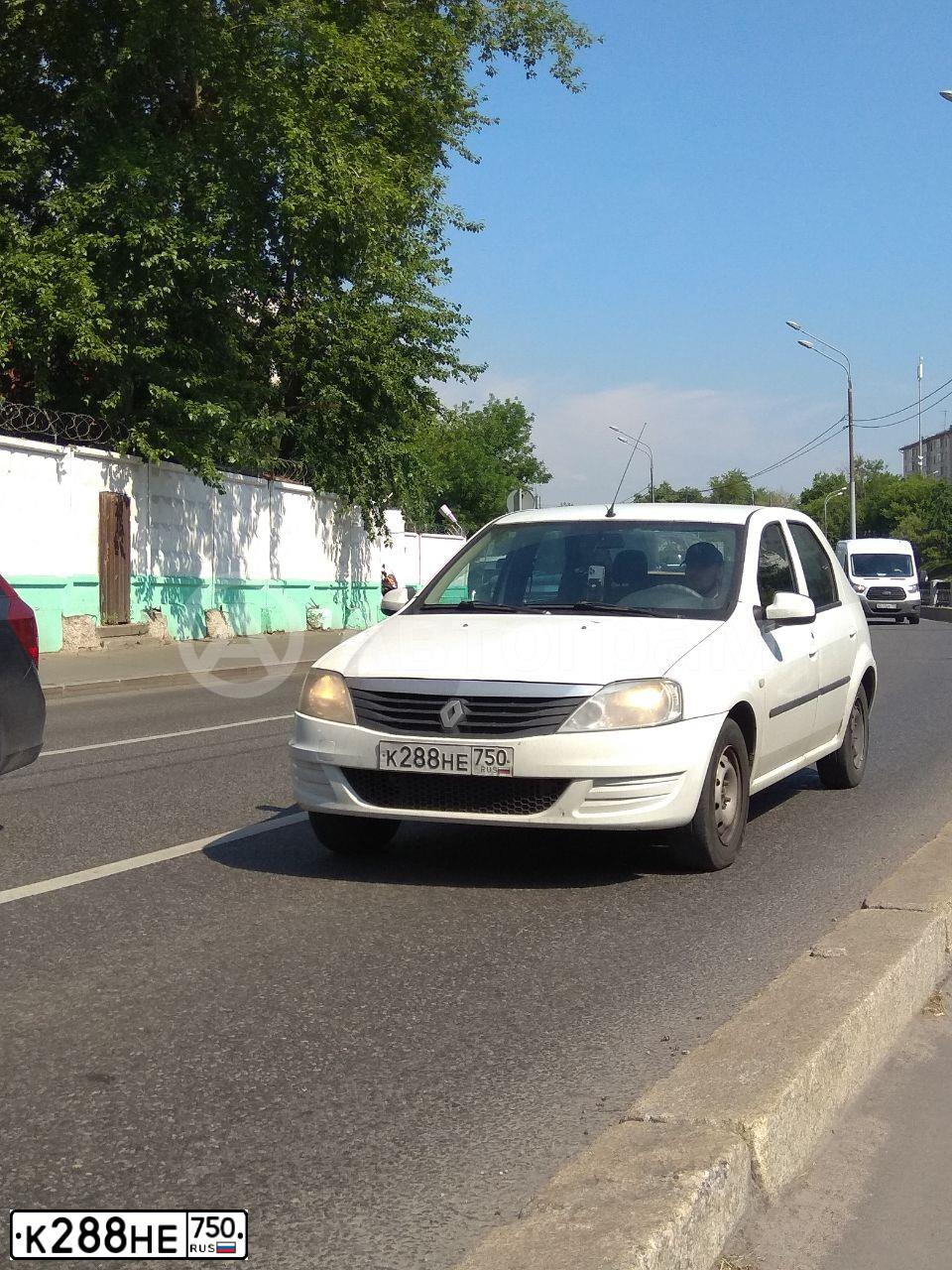 Фото автомобиля RENAULT LOGAN, 2014 — госномер К288НЕ750. Цвет: БЕЛЫЙ