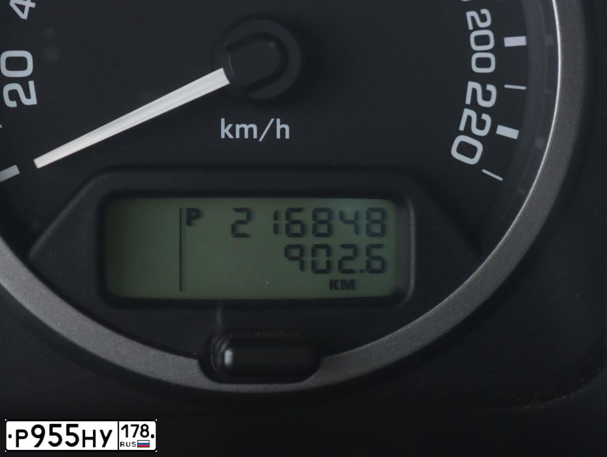 Фото автомобиля LANDROVER FREELANDER, 2011 — госномер В703УВ147. Цвет: СЕРЫЙ