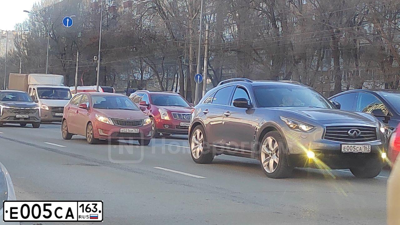 Фото автомобиля FORD TRANSIT, 2006 — госномер Н558ОА82. Цвет: Темно-синий